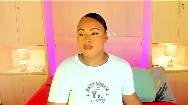 EmilyyStuart online show from February 11, 7:36 pm