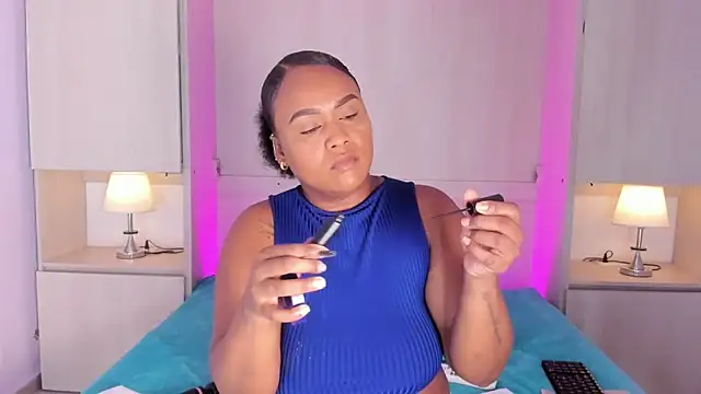 EmilyyStuart online show from June 2, 3:39 am