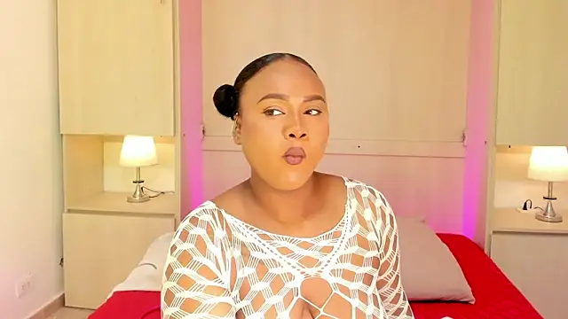 EmilyyStuart online show from December 18, 4:06 am