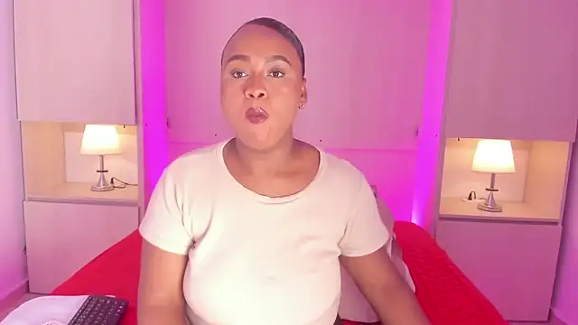 EmilyyStuart online show from March 1, 4:01 am