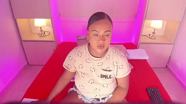 EmilyyStuart online show from March 29, 4:03 am