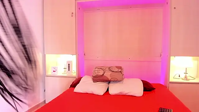 EmilyyStuart online show from March 12, 3:46 am