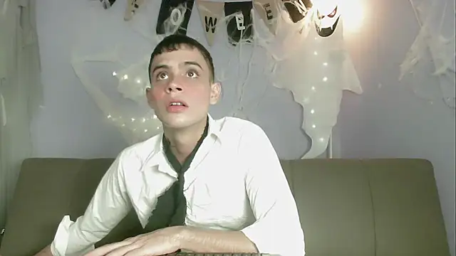 zacariasss  online show from October 26, 3:51 am