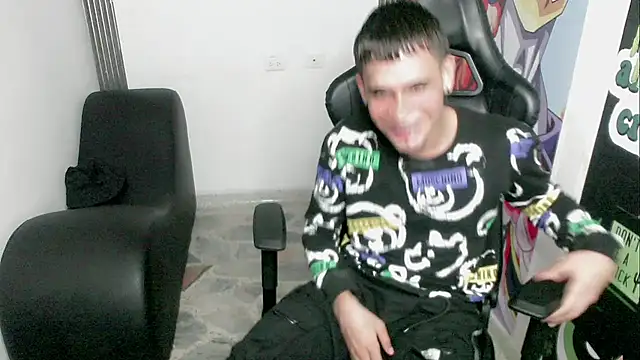 zacariasss  online show from December 30, 6:20 am