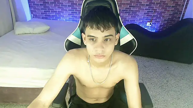 zacariasss  online show from September 25, 3:56 am