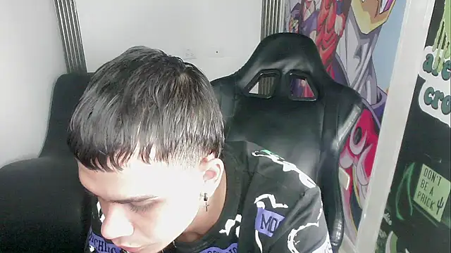 zacariasss  online show from December 30, 9:27 am