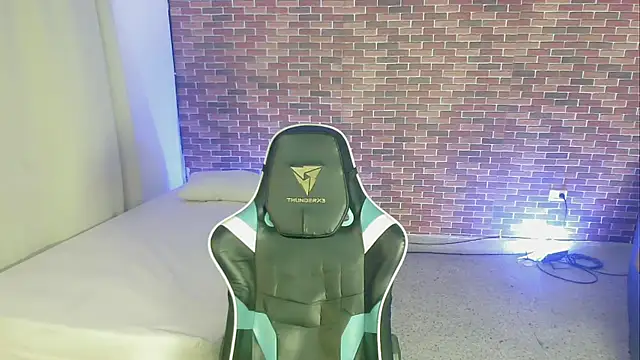 zacariasss  online show from September 23, 3:57 am