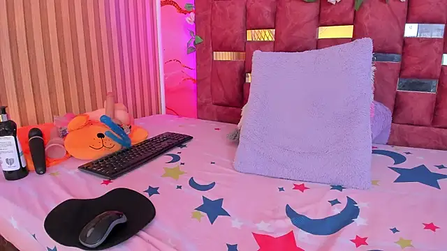 melody paris online show from March 21, 2:18 pm