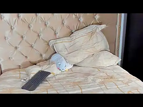 Snapshot of Andrew_wolf7 chatting on December 14, 5:58 pm Andrew wolf7 online show from December 14, 5:58 pm