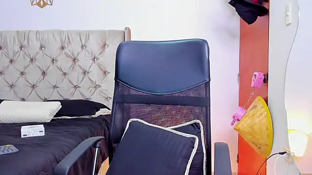 Andrew wolf7 online show from March 6, 12:49 am