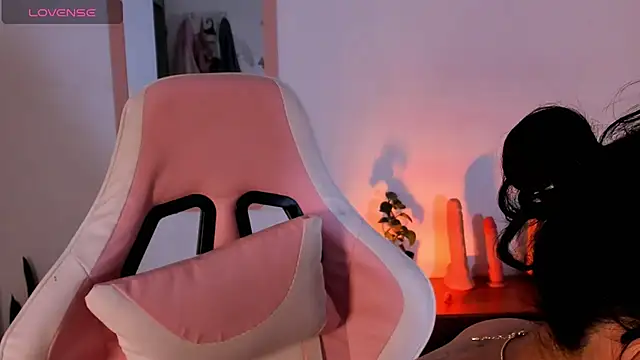 adriannyp 1 online show from October 26, 3:51 am