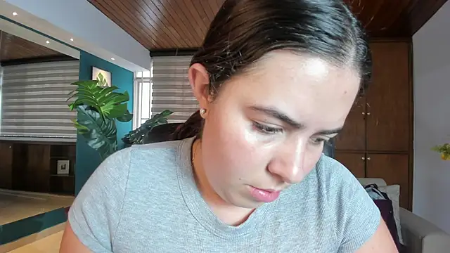 Lyssa Muller online show from December 4, 1:54 pm