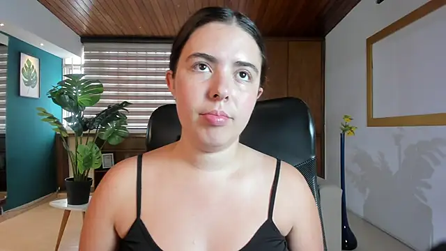 Lyssa Muller online show from November 27, 1:22 pm