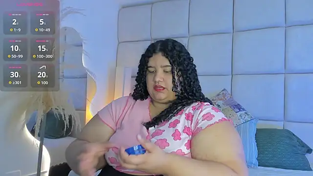 Snapshot of Miley_Collins chatting on November 14, 12:42 pm Miley Collins online show from November 14, 12:42 pm