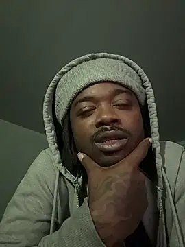 Snapshot of SluttyLyfe4L chatting on June 3, 12:06 pm SluttyLyfe4L online show from June 3, 12:06 pm