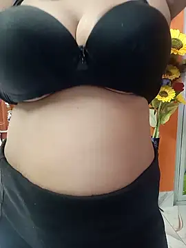 Snapshot of Sony-Model chatting on May 12, 6:10 am Sony-Model online show from May 12, 6:10 am