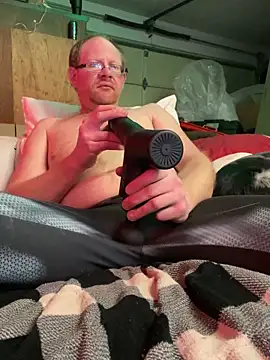 theoneandonlyniko online show from December 7, 1:19 am