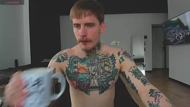 Snapshot of white_King9999 chatting on March 4, 11:51 am white King9999 online show from March 4, 11:51 am