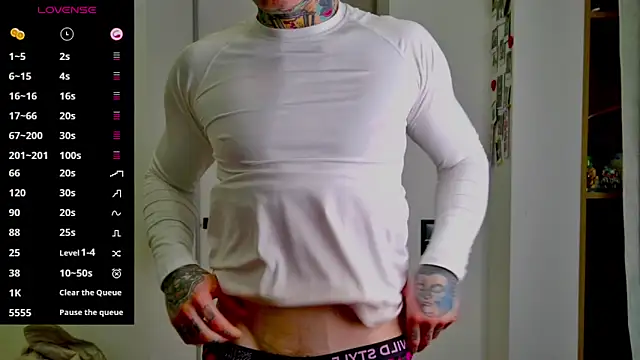 Snapshot of white_King9999 chatting on February 14, 4:18 pm white King9999 online show from February 14, 4:18 pm