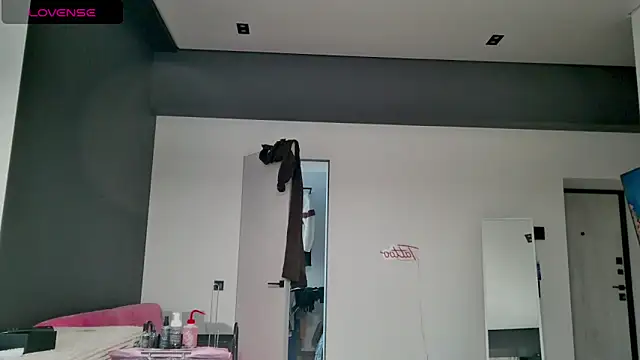 Snapshot of white_King9999 chatting on October 19, 12:19 pm white King9999 online show from October 19, 12:19 pm