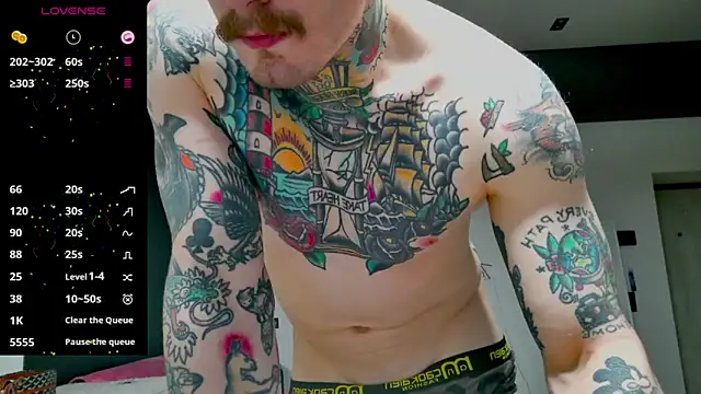 Snapshot of white_King9999 chatting on October 10, 2:45 am white King9999 online show from October 10, 2:45 am