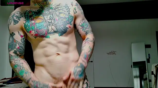 Snapshot of white_King9999 chatting on October 27, 3:51 am white King9999 online show from October 27, 3:51 am