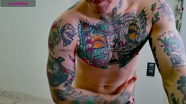 Snapshot of white_King9999 chatting on January 8, 12:22 pm white King9999 online show from January 8, 12:22 pm