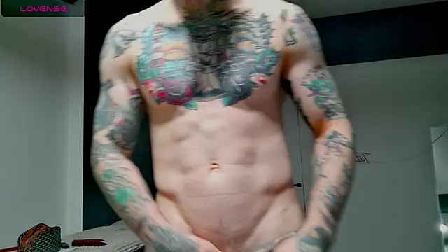 Snapshot of white_King9999 chatting on November 3, 3:45 am white King9999 online show from November 3, 3:45 am