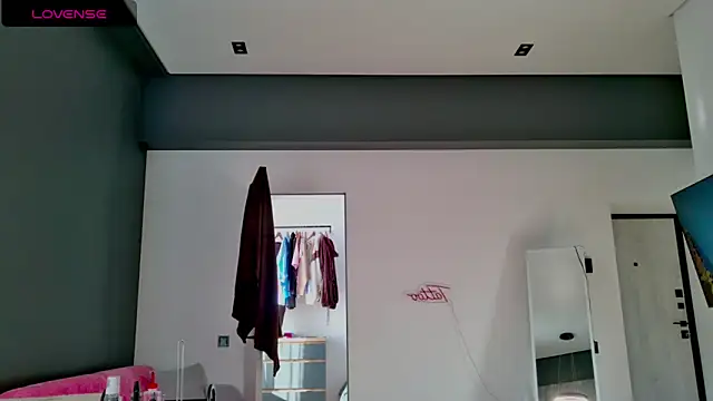 Snapshot of white_King9999 chatting on October 5, 12:18 pm white King9999 online show from October 5, 12:18 pm