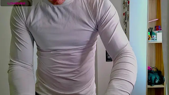 Snapshot of white_King9999 chatting on February 1, 12:36 pm white King9999 online show from February 1, 12:36 pm