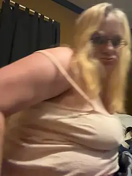 Snapshot of CherishWilliams chatting on July 7, 6:05 am CherishWilliams online show from July 7, 6:05 am