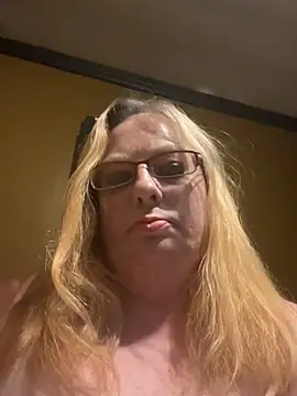 Snapshot of CherishWilliams chatting on July 7, 7:34 am CherishWilliams online show from July 7, 7:34 am