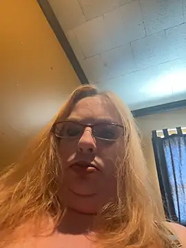 CherishWilliams online show from April 19, 1:56 pm