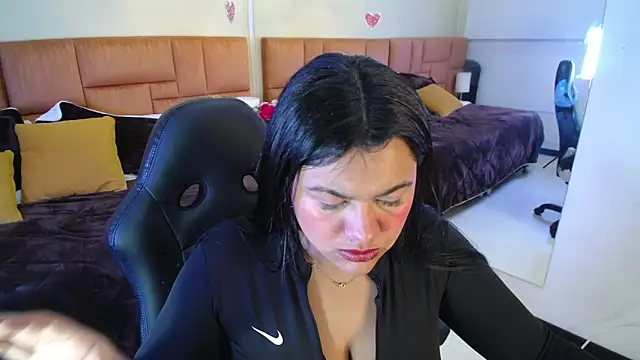 Snapshot of _Dulcinea_1 chatting on March 8, 3:39 am Dulcinea 1 online show from March 8, 3:39 am