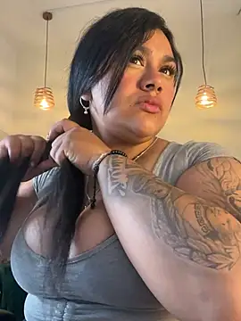 Snapshot of _Dulcinea_1 chatting on June 1, 3:51 am Dulcinea 1 online show from June 1, 3:51 am