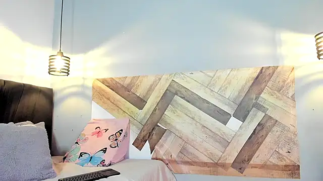 DailaSmith online show from February 21, 3:36 pm