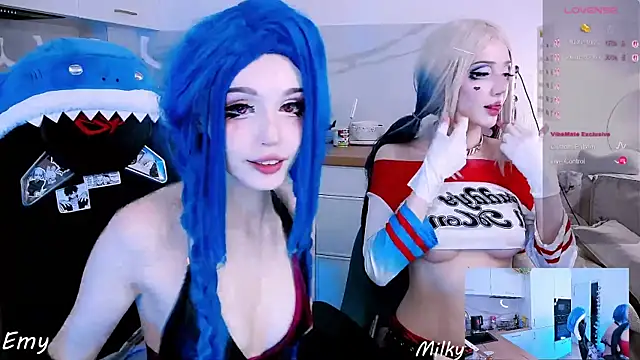 Snapshot of _Sparkland_ chatting on September 28, 7:21 pm Sparkland online show from September 28, 7:21 pm