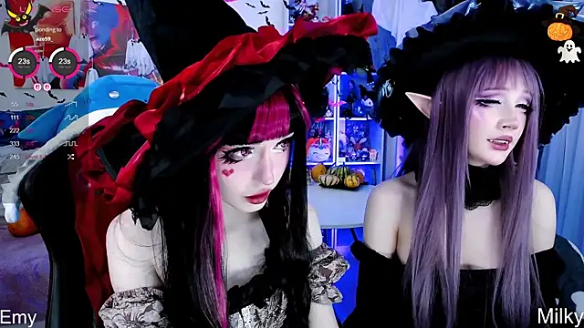 Snapshot of _Sparkland_ chatting on October 31, 8:27 pm Sparkland online show from October 31, 8:27 pm