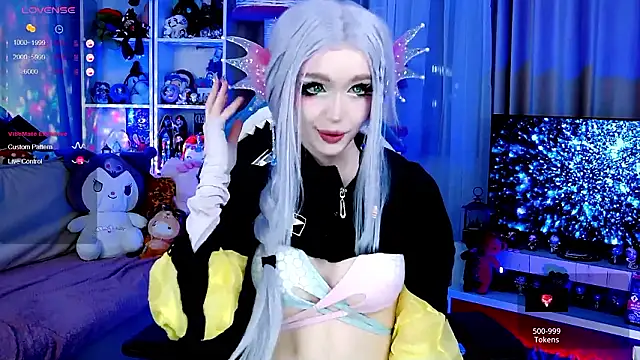 Snapshot of _Sparkland_ chatting on February 21, 9:06 pm Sparkland online show from February 21, 9:06 pm