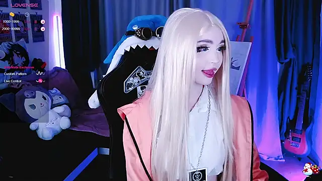 Snapshot of _Sparkland_ chatting on February 5, 10:44 pm Sparkland online show from February 5, 10:44 pm