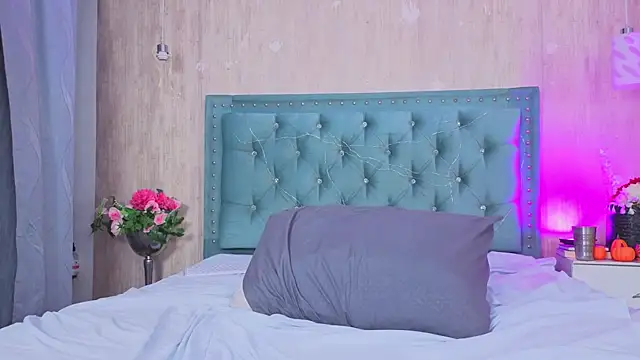 Alexa roussee online show from November 14, 5:27 pm