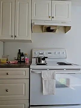 Keshuloveyou online show from February 6, 8:45 pm