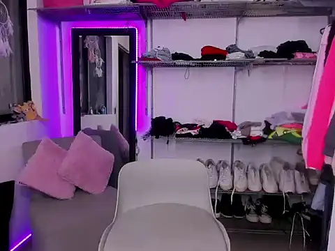 Snapshot of Princess_sammy666 chatting on October 17, 12:14 am Princess sammy666 online show from October 17, 12:14 am