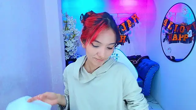 Dafne huges online show from October 30, 7:33 pm