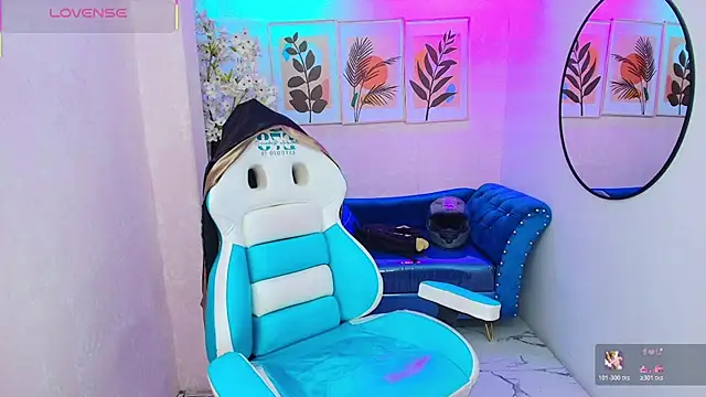 Dafne huges online show from November 6, 7:07 pm