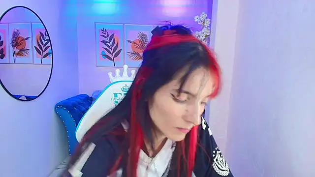 Dafne huges online show from September 19, 7:40 pm