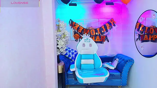 Dafne huges online show from October 31, 6:04 pm