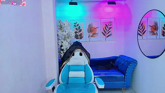 Dafne huges online show from November 26, 7:25 pm