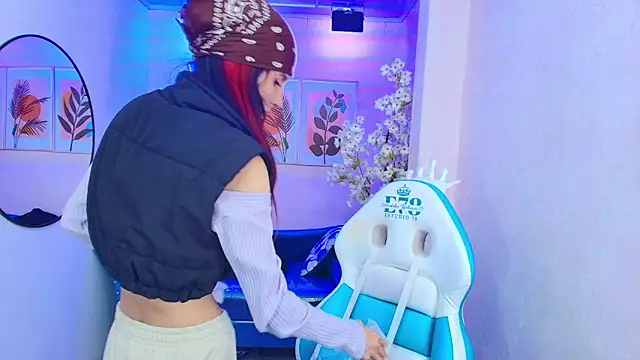 Dafne huges online show from September 25, 7:42 pm