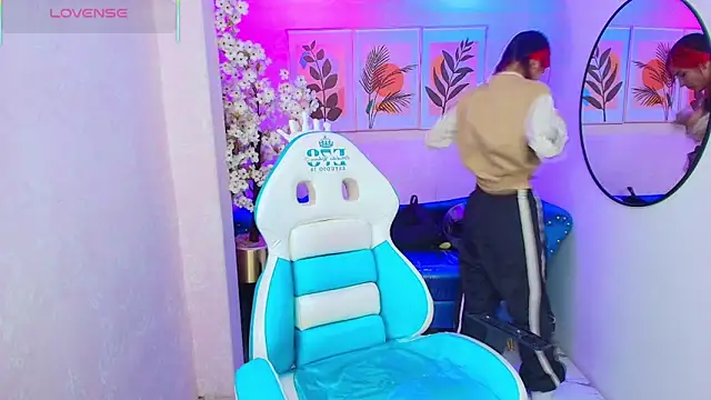 Dafne huges online show from October 23, 7:12 pm